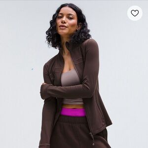 New in bag Nulu define jacket espresso!